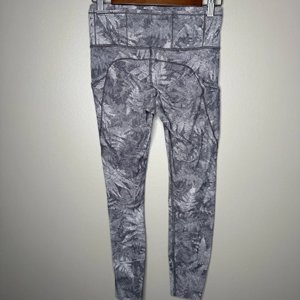 Lululemon Fast & Free 7/8 Tight Kindred Spirit Alpine White Multi size 6